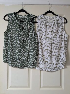 Set of Two Blouses Dress Shirts Floral Sleeveless High Neck Office Career Summer